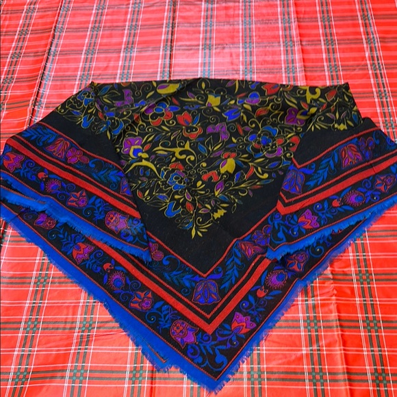 Colorful Floral Pattern Scarf - Picture 5 of 5